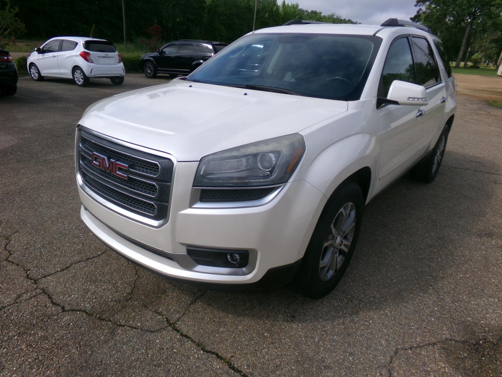 2015 White /Brown GMC Acadia SLT (1GKKRRKD4FJ) with an 3.6L engine, automatic transmission, located at 401 First NE, Bearden, AR, 71720, (870) 687-3414, 33.726528, -92.611519 - Photo #0